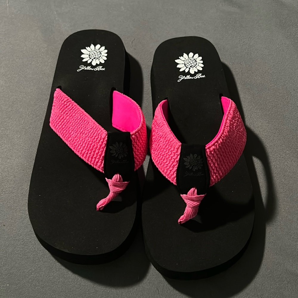Yellow box hot pink sandals 9.5 women’s